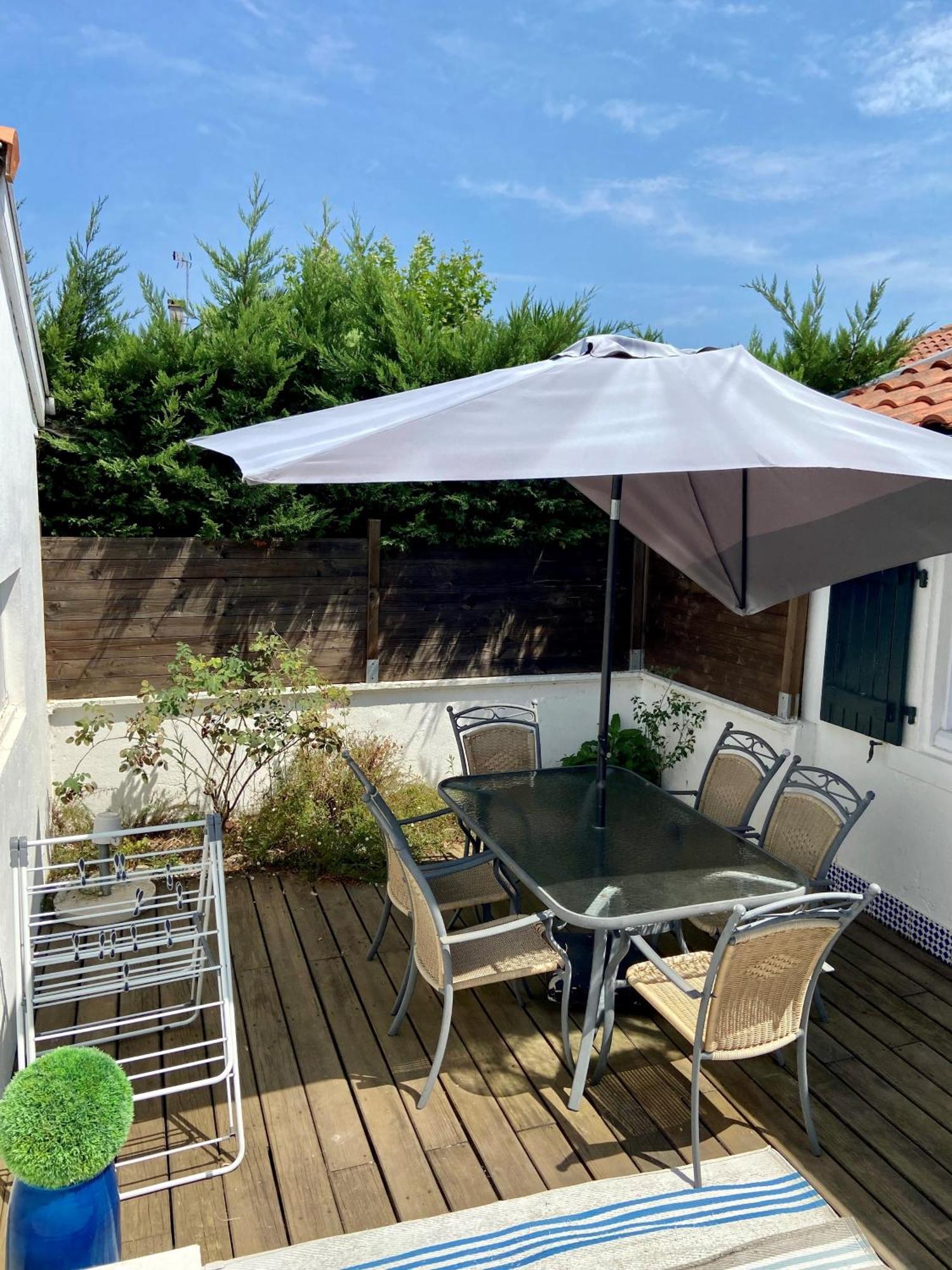 Agreable Maison De Ville Avec Une Belle Terrasse Anglet Exterior foto
